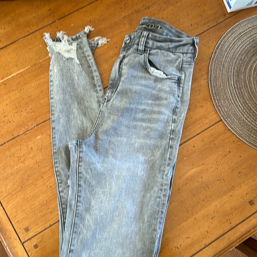 American Eagle ‘next level stretch’ women’s washed gray jeans 6 Long